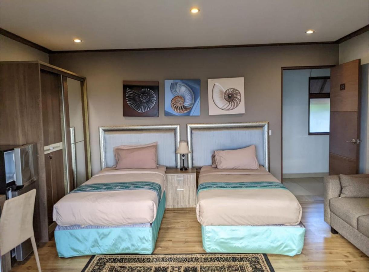 Puri Sabina Bed&Breakfast Jimbaran  Bagian luar foto