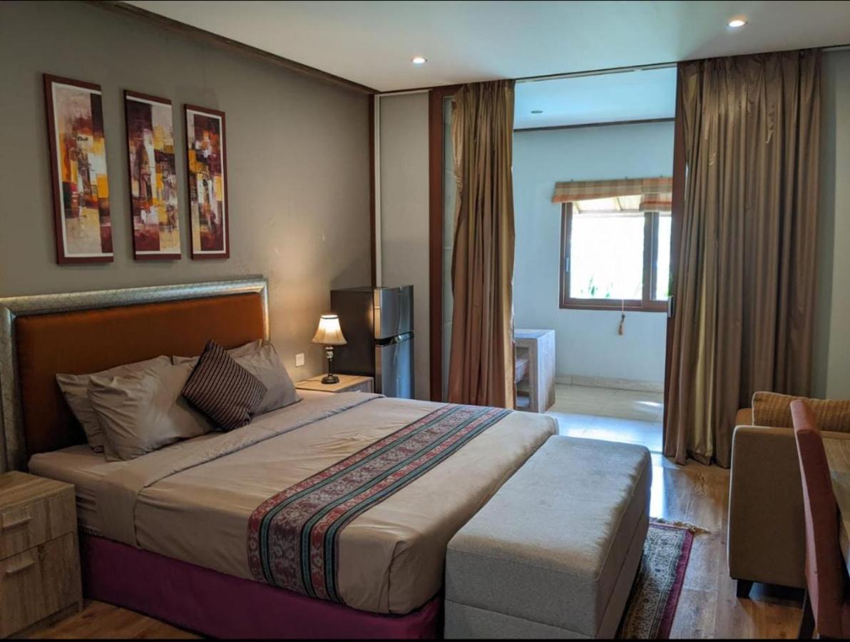 Puri Sabina Bed&Breakfast Jimbaran  Bagian luar foto